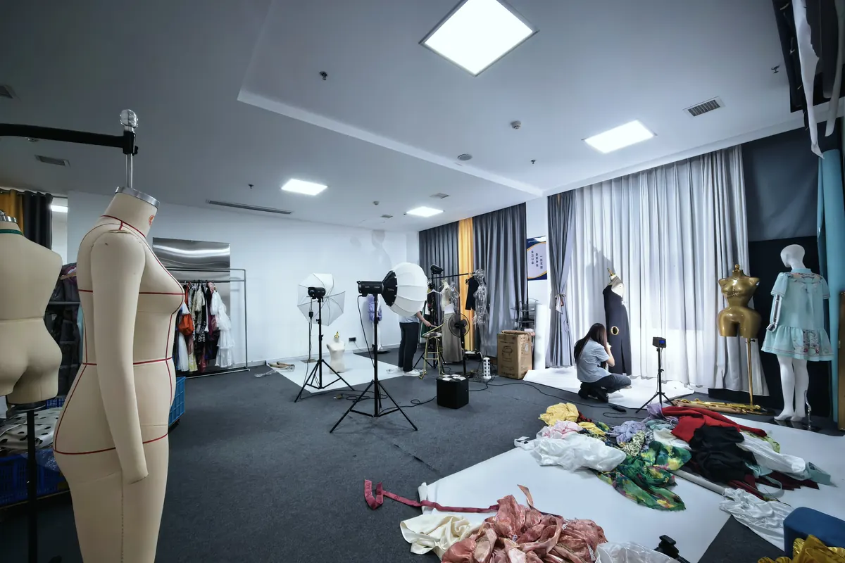 ZIML sample review room